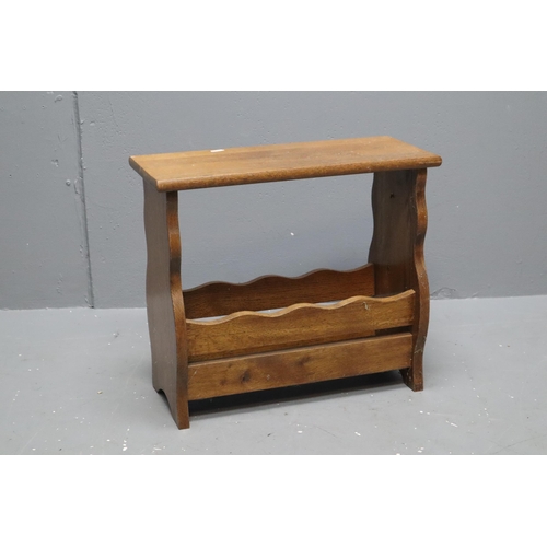 661 - Oak magazine rack (17.5