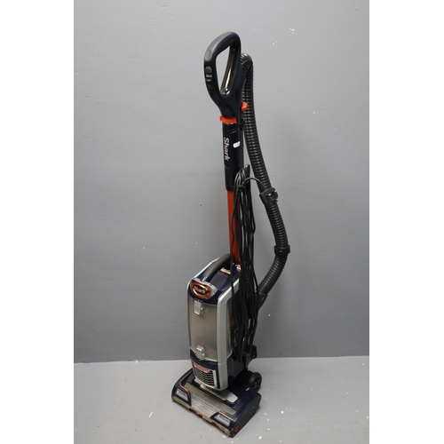 718 - Shark Duo Clean Vacuum Cleaner (Minor As Found, Powers On When Tested)