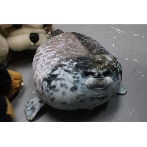 841 - A Selection of Eight Soft Toys, To Include Seal, Fox, Bulldog, And More