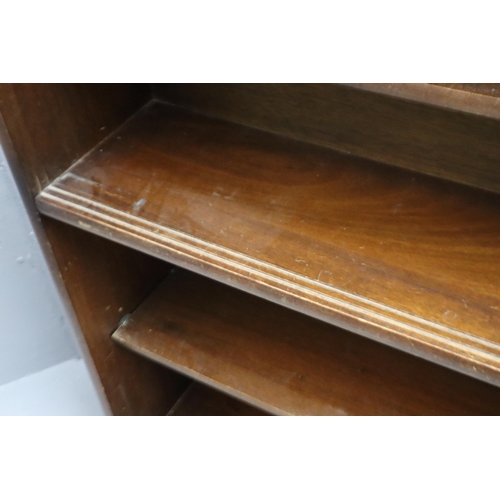 681 - Wooden shelving unit with 4 shelves (44