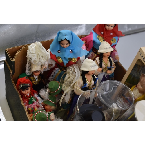 831 - A Selection of Nineteen Dolls From Around The World (Seven Boxed and Twelve Unboxed)