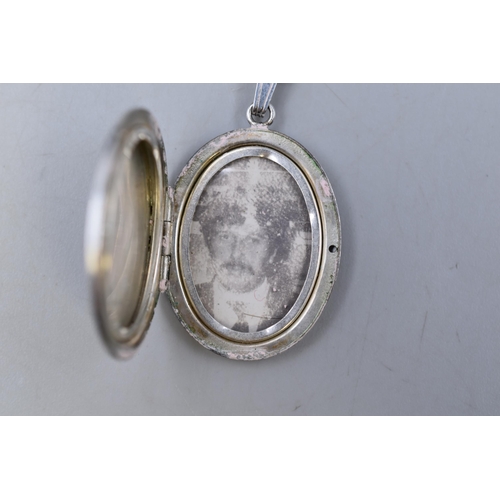 46 - Silver 925 Floral Locket Pendant Necklace