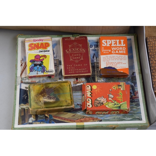 531 - Selection of Vintage Jigsaws, Domino's, and Card Sets