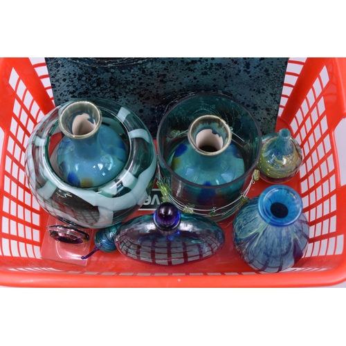 289 - A Selection of Art Glass And a Pair of Ceramic Seascape Vases To Include Smashing Art Glass Snail Sh... 