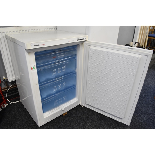 650 - Bosch Logixx Easy Access Four Drawer Undercounter Freezer Powers on when tested approx 34