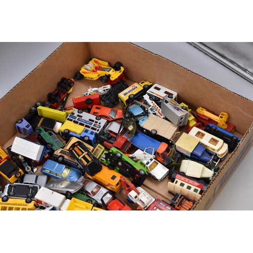 559 - A Selection of Diecast Playworn Vehicles To Include Matchbox, Corgi Juniors, Hot Wheels, Majorette, ... 