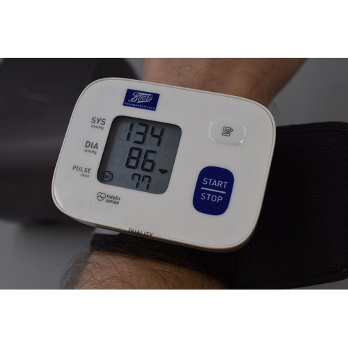 399 - Automatic blood pressure wrist monitor from Boots, working as intended when tested