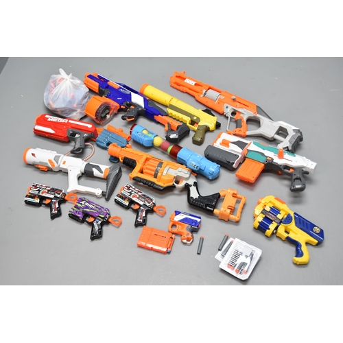 832 - Large Selection of Mainly Nerf Guns and Ammunition