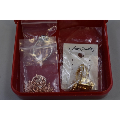 115 - Selection of Jewellery including Ring, Necklace and Earrings