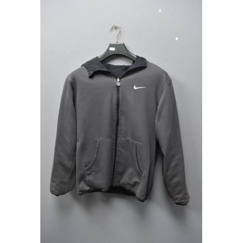 524 - Nike Reversible Hooded Jacket Size Unknown