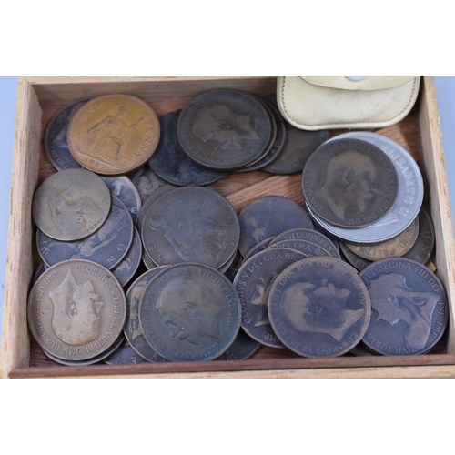 161 - A Selection of Assorted UK Coins. Includes Mostly Pennies and Half Pennies (Victoria - Elizabeth II)... 