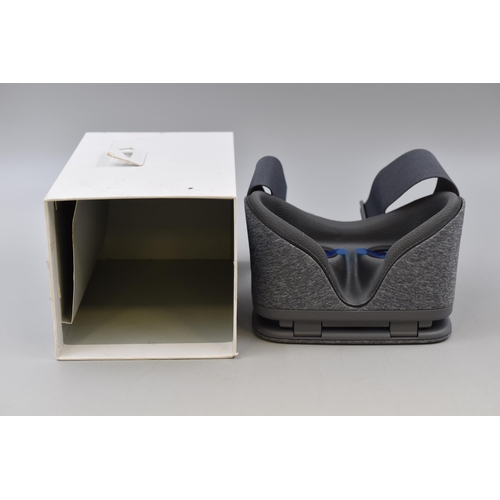 341 - Daydream view vr headset by Google