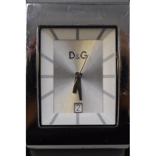 120 - A Gents Designer Dolce & Gabbana Day/Time Watch, With Leather Strap. In Presentation Box