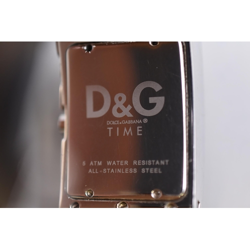 120 - A Gents Designer Dolce & Gabbana Day/Time Watch, With Leather Strap. In Presentation Box