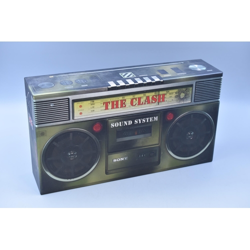 443 - The Clash - Sound System 11 CD Box Set (88725460002). With Various Accessories (Dog Tags, Badges, St... 