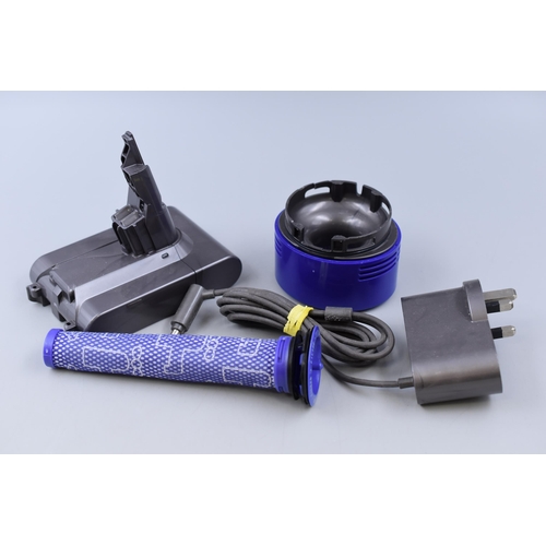 476 - Original Dyson V7 Battery, Filter and Charging Lead