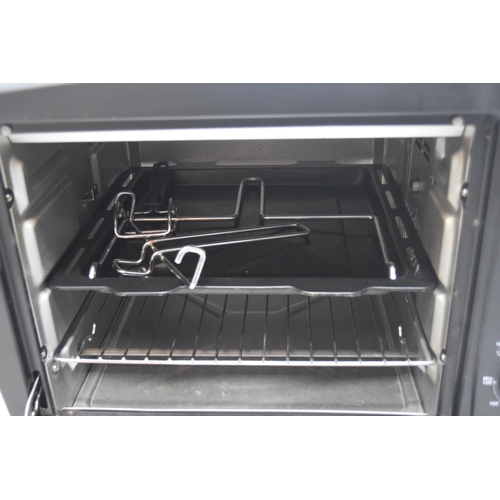 487 - A Silvercrest 1500w Electric Oven & Grill (SGBR 1500 B3), Powers On When Tested