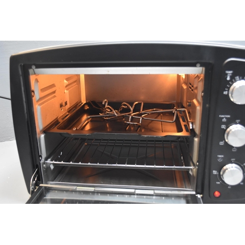 487 - A Silvercrest 1500w Electric Oven & Grill (SGBR 1500 B3), Powers On When Tested