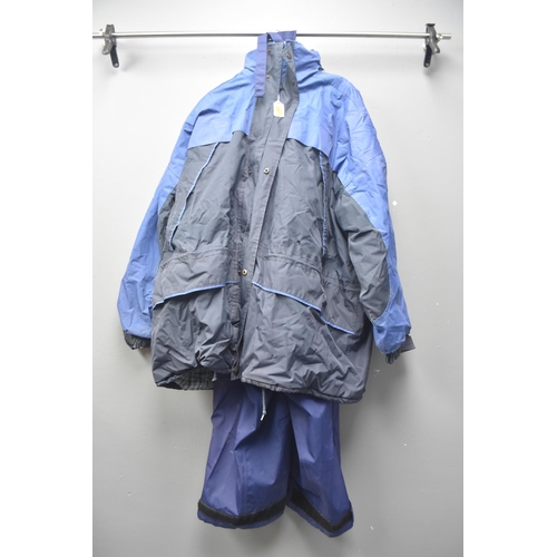 569 - XXXL Protak fishing jacket in black with integral fleece and another XXXL fishing jacket in blue, a ... 