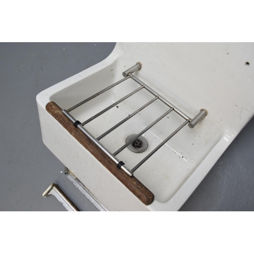 537 - A Glazed Ceramic Artmitage Shanks Butlers Sink, With Integrated Drying Rack and Wall Brackets. Appro... 