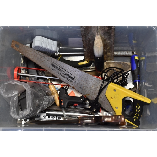 597 - Mixed lot of tools to include 4 saws, chisels, trowel, glue gun and more