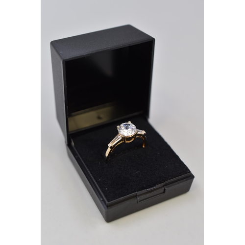 27 - Silver 925 Ring, Size R, Complete with Presentation Box