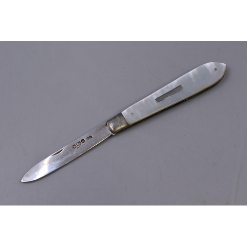 56 - A Hallmarked William Adams Sheffield Silver Mother of Pearl Handled Fruit Knife, Circa 1905. Approx ... 