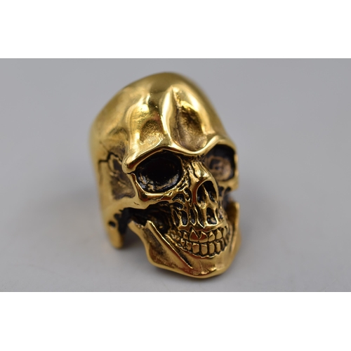 76 - New u7 Golden style skull ring size Q