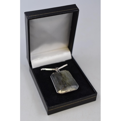 43 - Sterling Silver Labradorite Pendant Necklace in Presentation Box