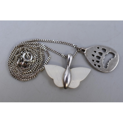 52 - A 925. Silver Necklace Chain With Two 925. Silver Pendants (Bear Paw Print, And Mother of Pearl Butt... 