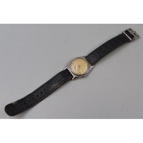 94 - A Vintage Envoy Mechanical Watch, With Leather Strap. Working