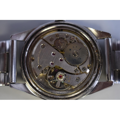 110 - A Henri Sandoz & Fils 17 Jewels Mechanical Watch, Working