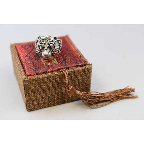 132 - Silver 925 Lions Head Ring Complete with Presentation Box