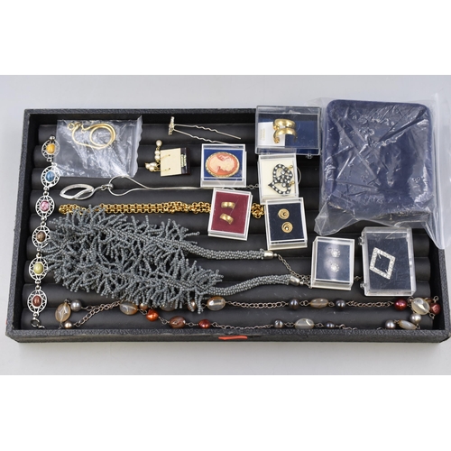 107 - Mixed Selection of Jewellery Items