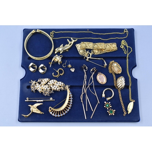 136 - A Selection of Vintage Gold Tone Jewellery To Include Dolpin Brooches, Antique Gold Plated Locket, C... 