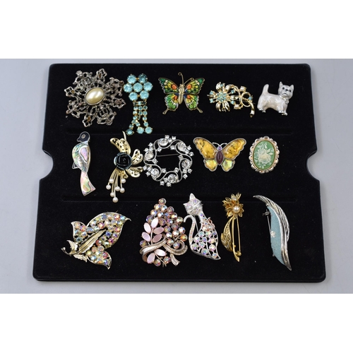 150 - A Selection of Vintage Brooches To Include Enamelled Butterfly Brooches, Mother of Pearl, Paua Shell... 