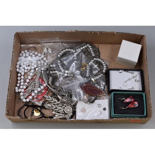 219 - Mixed Selection of assorted Jewellery including Silver