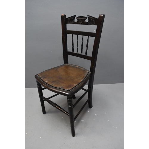 407 - Mixed lot of furniture to include a dark wood chair, a modern white foldable chair and a white woode... 