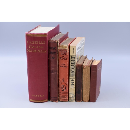 246 - Mixed lot of books to include Cassell's Italian dictionary, the hobbit, Tophams company law, peter p... 