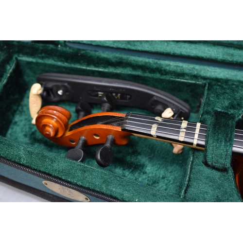 548 - Nice Quality Stentor Student ST Violin complete with Bow in Storage Case