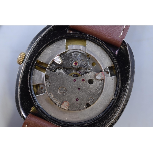 89 - A Gents Centaur Black Pearl 17 Jewels Mechanical Gents Watch, With Leather Strap. Working