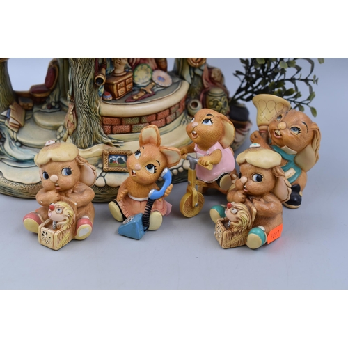 672 - Selection of Pendelfin Including Curiosity Shop, 2 Jacky, Belle, Clanger and Trixie (Minor As Found)