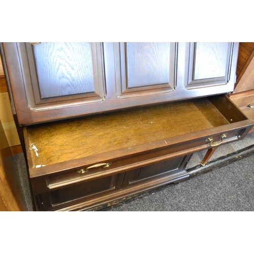 465 - Nice Quality Vintage Old Charm Style Lockable with Key Writing Bureau Sitting on One Drawer, One Cup... 