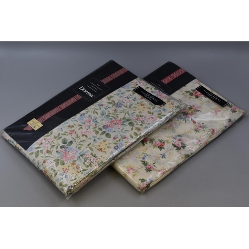 578 - Two floral dorma king size fitted sheets