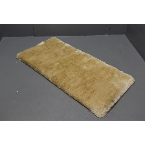 583 - Sycliffe super quality mohair (Angora goat) off white rug (54