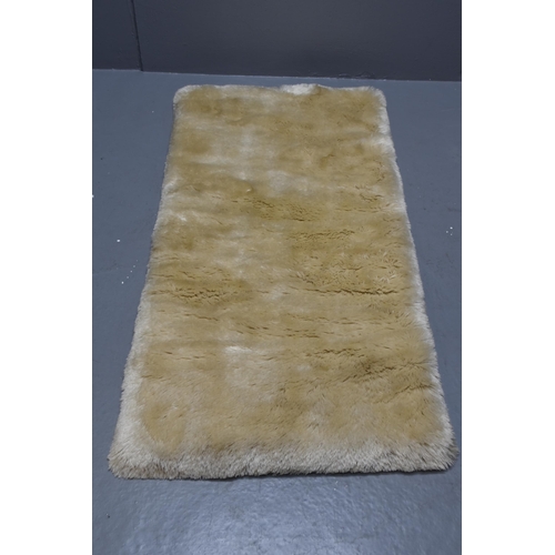 583 - Sycliffe super quality mohair (Angora goat) off white rug (54