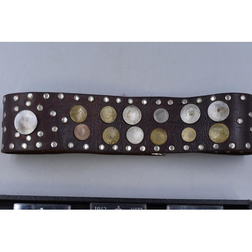 173A - Selection of 10 Elizabeth II Crowns and a Leather Coin Belt