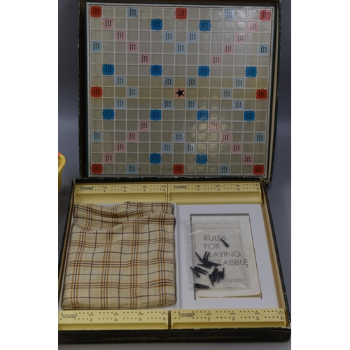 447 - Collection of Vintage Games to include Scrabble De Luxe, The Foster Whist Marker, Uno, Waddingtons G... 