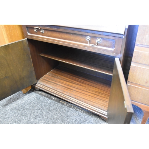 465 - Nice Quality Vintage Old Charm Style Lockable with Key Writing Bureau Sitting on One Drawer, One Cup... 