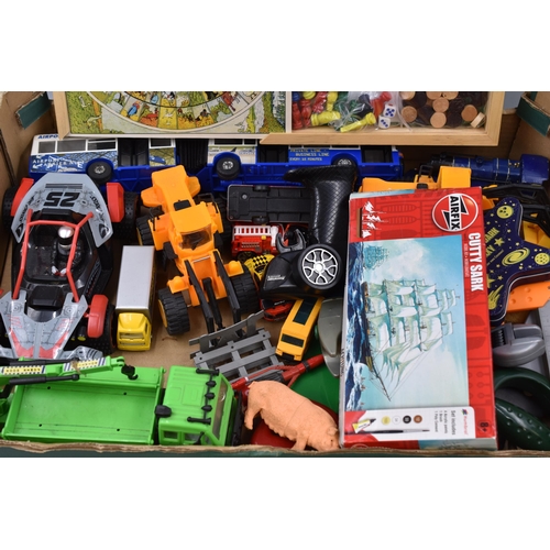 611 - A Selection of Toys To Include Tabletop Game Set, Airfix Cutty Sark Model (Unchecked), Corgi Double ... 